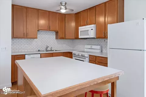 140 Eagle St # 203, Anchorage, AK 99501 photo 13