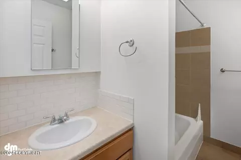 140 Eagle St # 203, Anchorage, AK 99501 photo 21