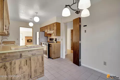 4105 Hampton Dr, Anchorage, AK 99504 photo 12