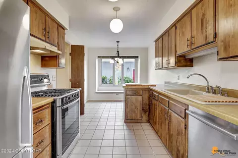 4105 Hampton Dr, Anchorage, AK 99504 photo 9