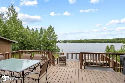 524 N Beaver Lodge Rd, Wasilla, AK 99654