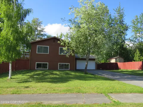 19033 N Chichagof Loop, Eagle River, AK 99577