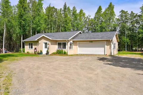 38284 Pinewood Ave, Sterling, AK 99672