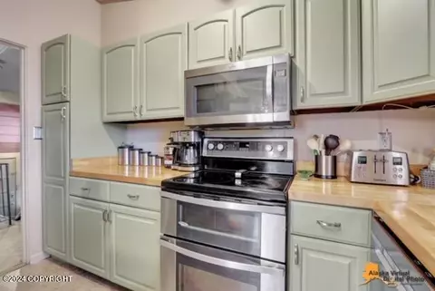 2110 E 36th Ave, Anchorage, AK 99508 photo 5