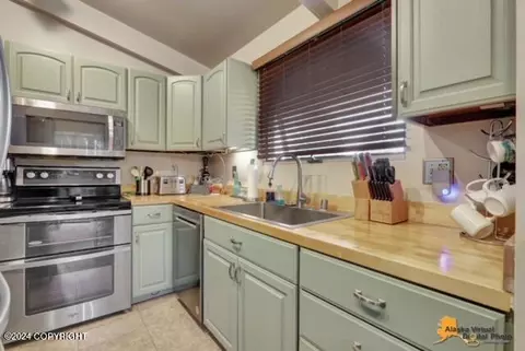 2110 E 36th Ave, Anchorage, AK 99508 photo 4