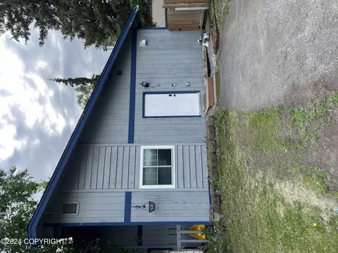 216 Red Leaf Cir, Anchorage, AK 99504