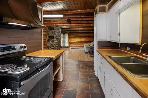 Kitchen - 6800 E 10th Ave, Anchorage, AK 99504 photo 4 of 4