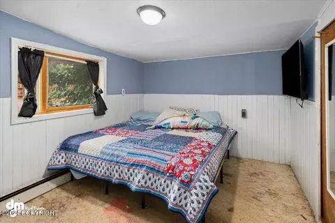 Bedroom - 6800 E 10th Ave, Anchorage, AK 99504 photo 6 of 6