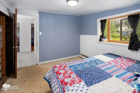 Bedroom - 6800 E 10th Ave, Anchorage, AK 99504 photo 4 of 6