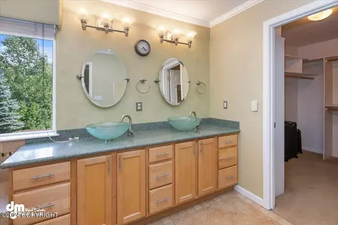 Bath - 13521 Vasili Dr, Eagle River, AK 99577 photo 2 of 9