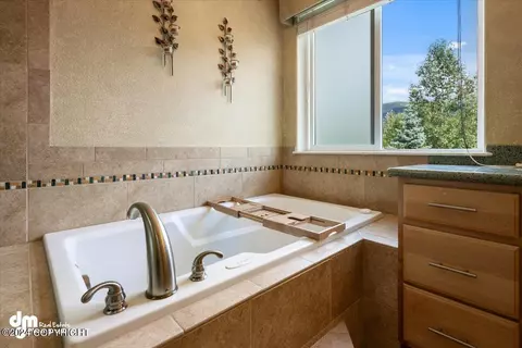 Bath - 13521 Vasili Dr, Eagle River, AK 99577 photo 4 of 9