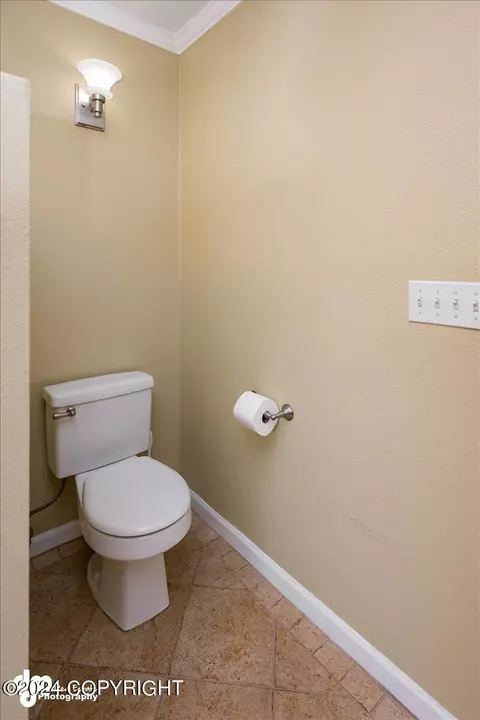Bath - 13521 Vasili Dr, Eagle River, AK 99577 photo 6 of 9