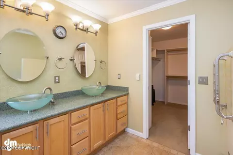 Bath - 13521 Vasili Dr, Eagle River, AK 99577 photo 7 of 9