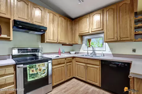 Kitchen - 5321 E 98th Ave, Anchorage, AK 99507 photo 1 of 2