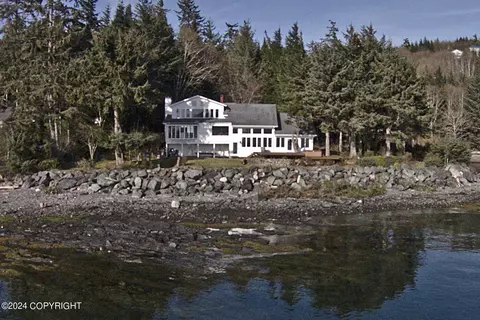 609 S Point Higgins Rd, Ketchikan, AK 99901