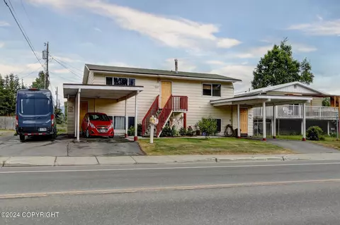 3207 Wisconsin St, Anchorage, AK 99517
