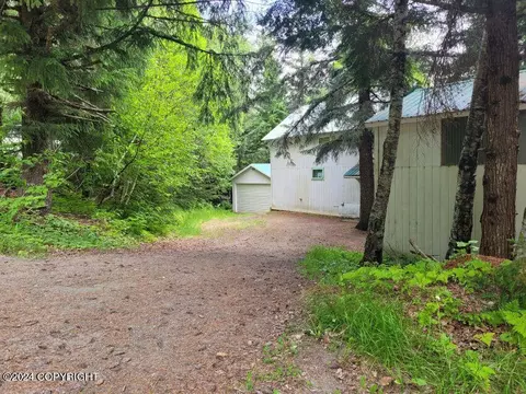 939 E Oslund Dr, Haines, AK 99827