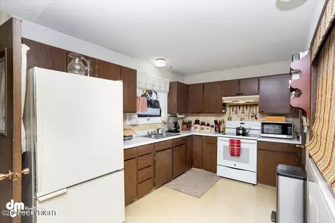 17505 Meadow Creek Dr, Eagle River, AK 99577 photo 11