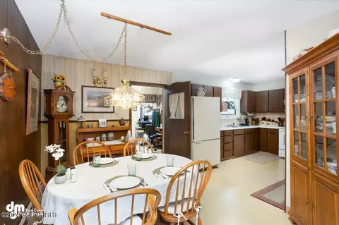 17505 Meadow Creek Dr, Eagle River, AK 99577 photo 9