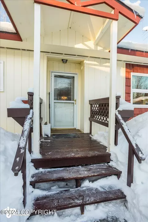 17505 Meadow Creek Dr, Eagle River, AK 99577 photo 3