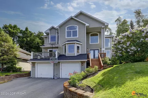 7213 Hunter Cir, Anchorage, AK 99502