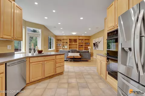 8703 Mendocino Cir, Eagle River, AK 99577 photo 10