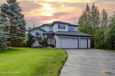 8703 Mendocino Cir, Eagle River, AK 99577
