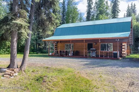 2145 Sanborn Ct, North Pole, AK 99705