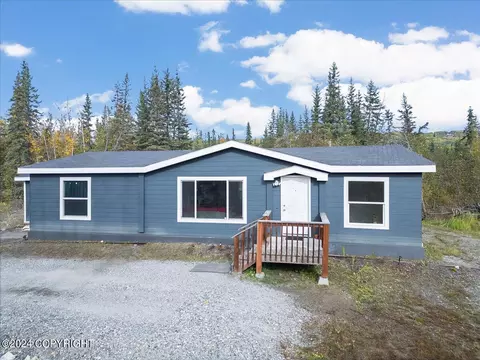 1035 Chickadee Loop, Fairbanks, AK 99712