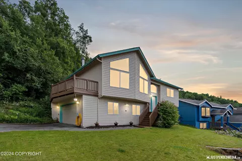 17946 Chardonnay Cir, Eagle River, AK 99577