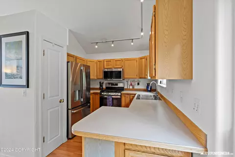 17946 Chardonnay Cir, Eagle River, AK 99577 photo 14