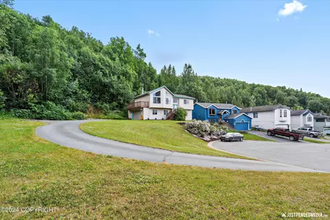 17946 Chardonnay Cir, Eagle River, AK 99577 photo 4