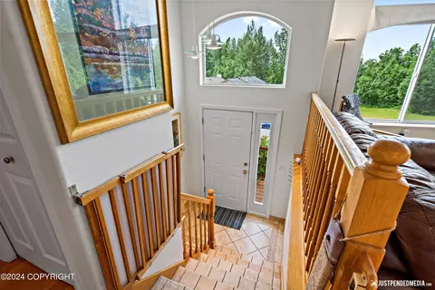 17946 Chardonnay Cir, Eagle River, AK 99577 photo 8