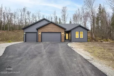 558 N Joppa Cir, Palmer, AK 99645