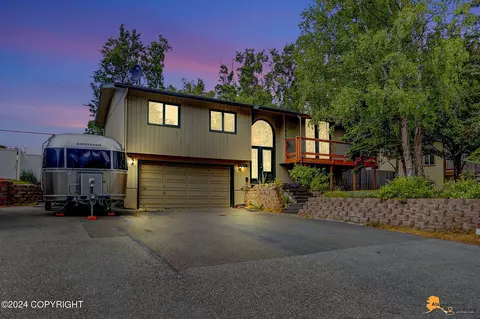 9310 Emerald St, Anchorage, AK 99502
