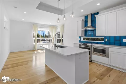 951 W 12th Ave, Anchorage, AK 99501