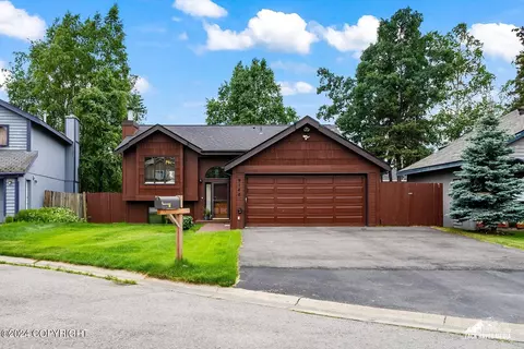 9140 Chipwood Cir, Anchorage, AK 99507