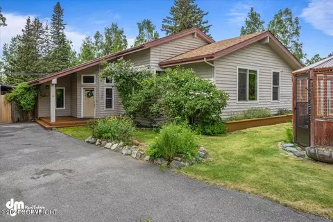 3424 Robin St, Anchorage, AK 99504