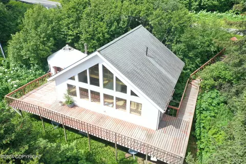 1135 Skyline Dr, Homer, AK 99603