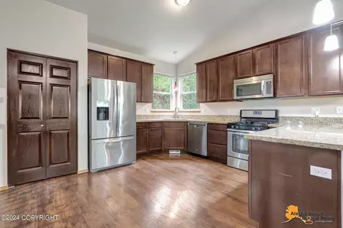17251 S Juanita Loop, Eagle River, AK 99577 photo 8
