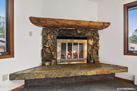 Living - 9431 Agattu Cir, Eagle River, AK 99577 photo 4 of 6