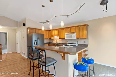 Kitchen - 1705 E 59th Ave, Anchorage, AK 99507 photo 4 of 4