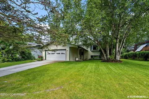 6621 Sherwood Cir, Anchorage, AK 99504
