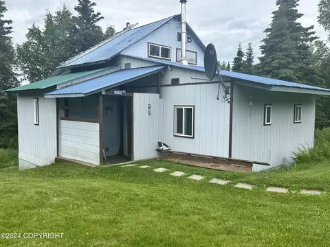 57509 Clam Diggers Ave, Clam Gulch, AK 99568
