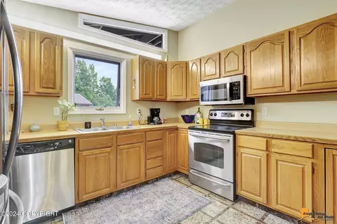 271 Dailey Ave # 10, Anchorage, AK 99515 photo 6