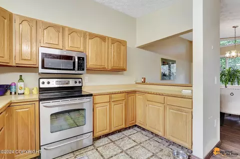 271 Dailey Ave # 10, Anchorage, AK 99515 photo 5