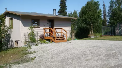 8241 Longhorn St, Anchorage, AK 99507