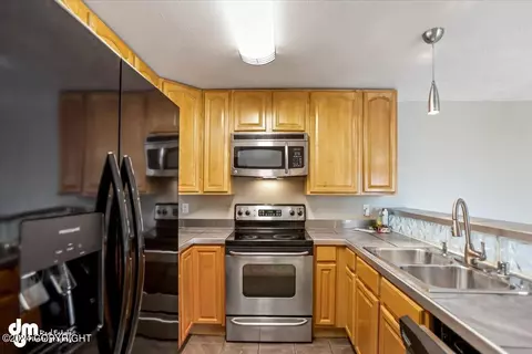 Kitchen - 329 E 14th Ave # 12, Anchorage, AK 99501 photo 2 of 3