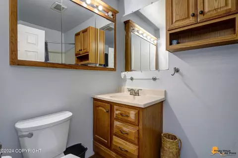 Bath - 4045 E 20th Ave # 71, Anchorage, AK 99508 photo 2 of 2