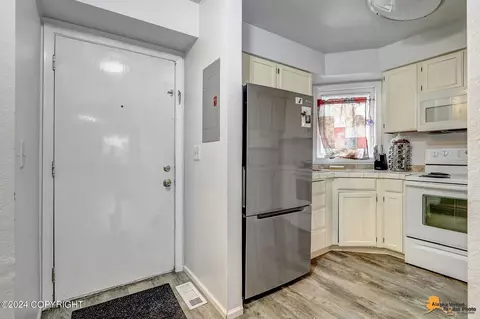 Entry Way - 4045 E 20th Ave # 71, Anchorage, AK 99508 photo 1 of 3